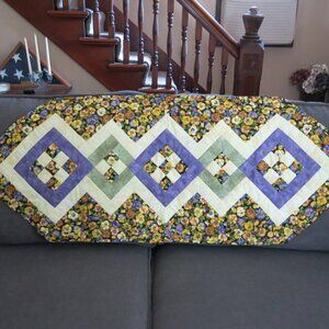 Vintage 2003 Handmade Floral Geometric Purple Yellow Pansies Table Runner Quilt